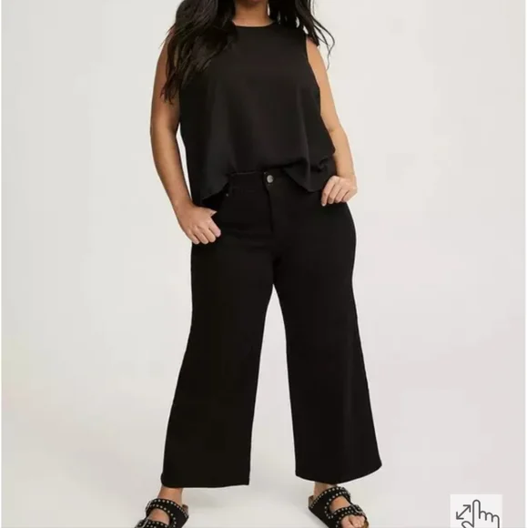Torrid Black Cropped Jeans NWT - Picture 1 of 4